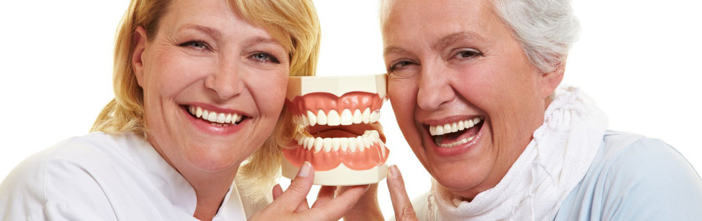 Протезирование зубов для пожилых людей: что нужно учитывать в возрасте?