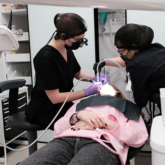 Имплантация зубов за 28000₽ до 30 апреля в Ярославле у врача-эксперта