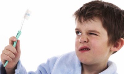 Ребенок отказывается чистить зубы